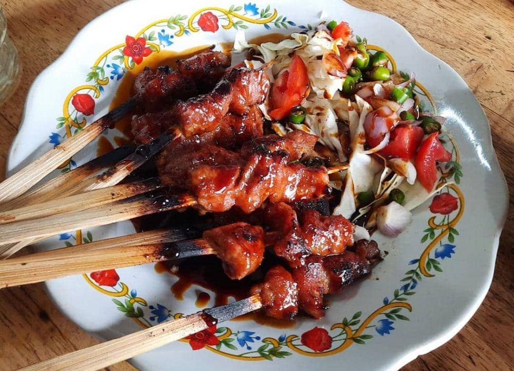 Sate Pe Waris Denan: Kenikmatan Sate Kambing yang Menggoda Lidah di Cilacap